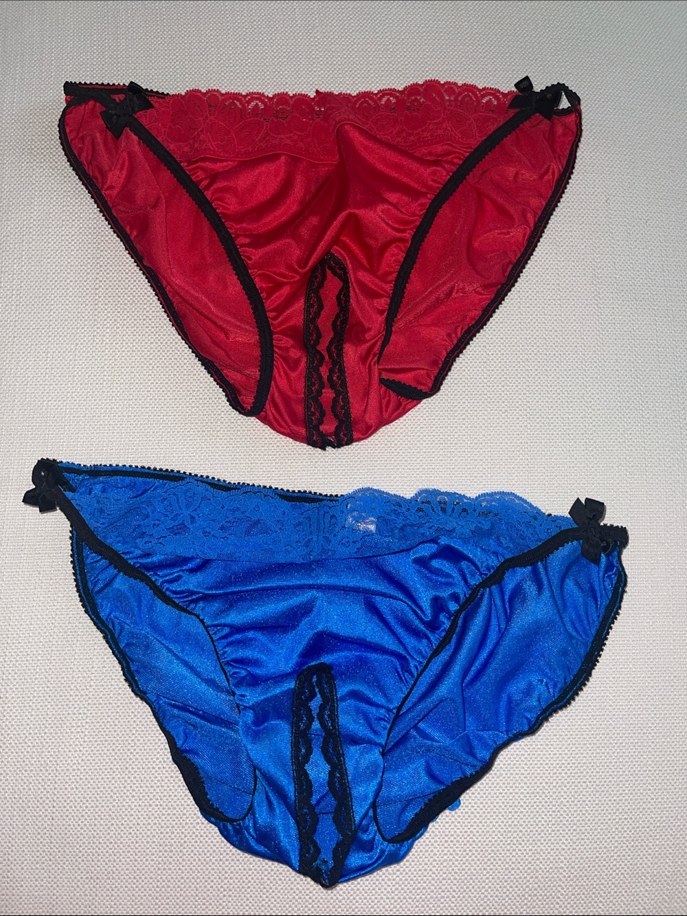 FREDERICK’S of HOLLYWOOD Crotchless Bikini Panties NWOT